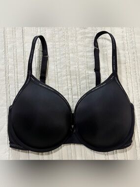 Victoria's Secret Black Molded T-Shirt Bra